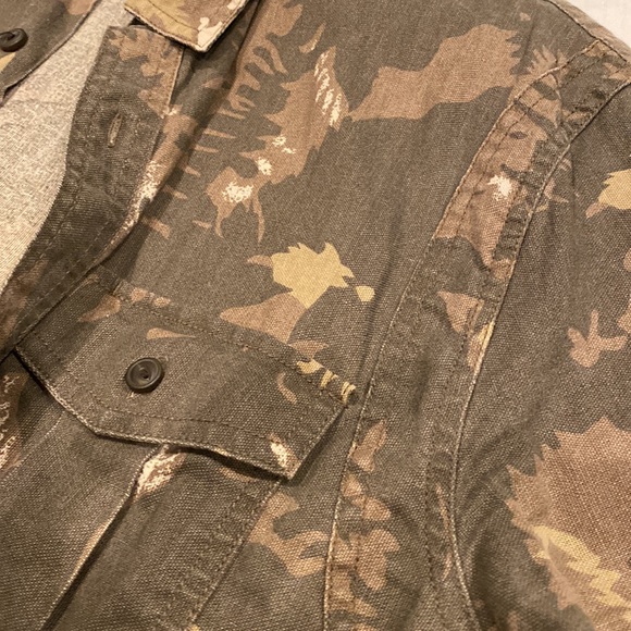 Public Opinion Button Up - Picture 2 of 3